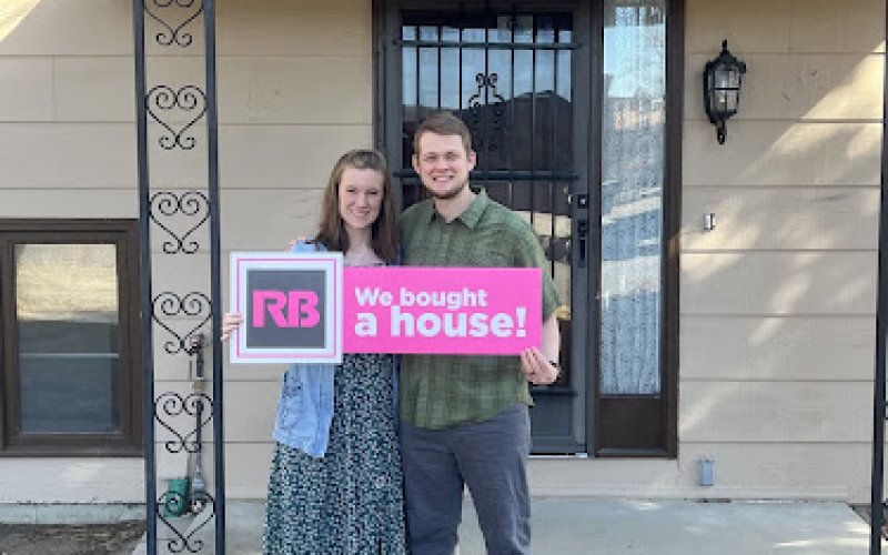 Realty Billings - Amber Uhren