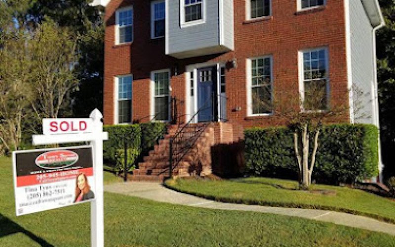 Town Square Realty
