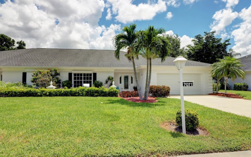 Re/Max Realty Team: Bob Ashworth PA & Jenn Spears Real Estate Agent in Cape Coral FL