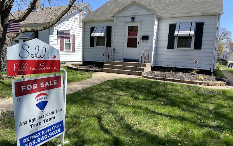 True Homes - eXp Realty Ana & Chris True — Real estate agent in Davenport