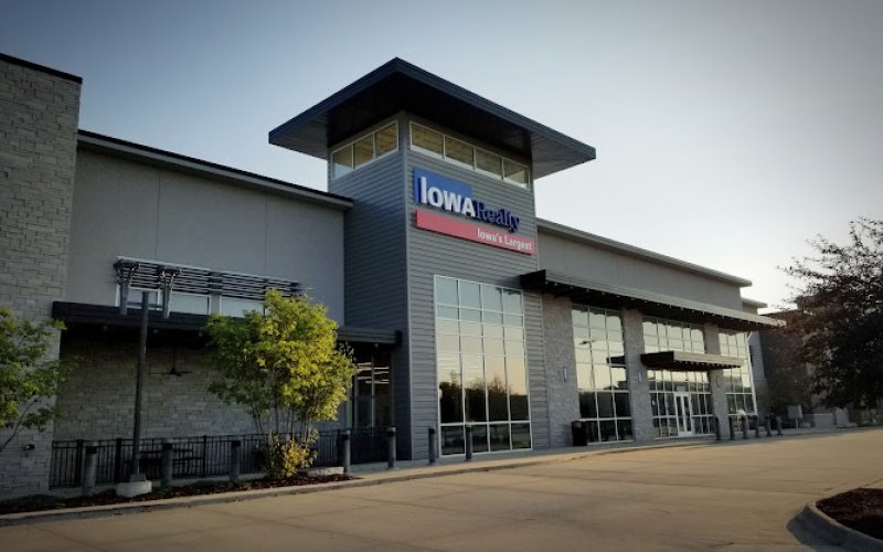 Iowa Realty - Mills Crossing