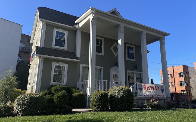 RE/MAX In Action — Real estate agency in Elizabeth