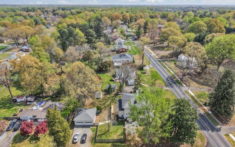Keller Williams - DeDe's Real Estate Group