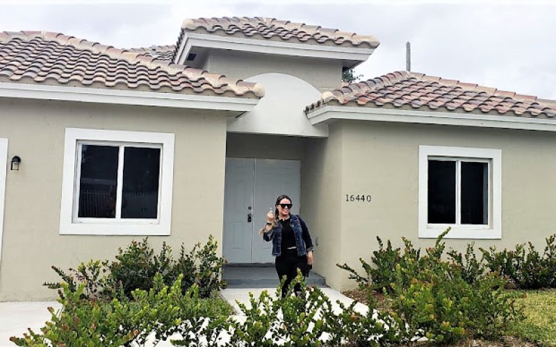 VIVE MIAMI REALTY, LLC