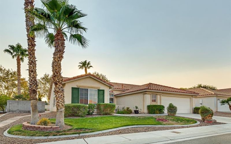 Bonnie Harrington: Realty One Group