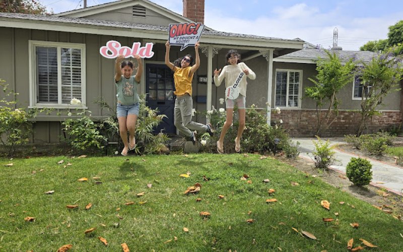 Real Estate-Autumn & Cassidy (W Group Realtors)