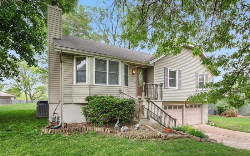 ReeceNichols Johnson County West - Real Estate Agency