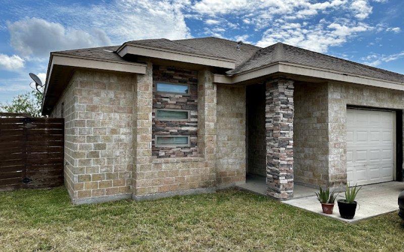 Edgar De La Garza Real Estate Agent