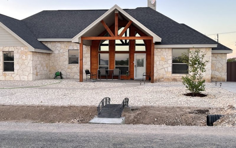 Danielle Villegas/Danielle Ellise Group at Keller Williams Synergy, KW Luxury, Commercial/Residential/Military — Real estate agent in San Angelo