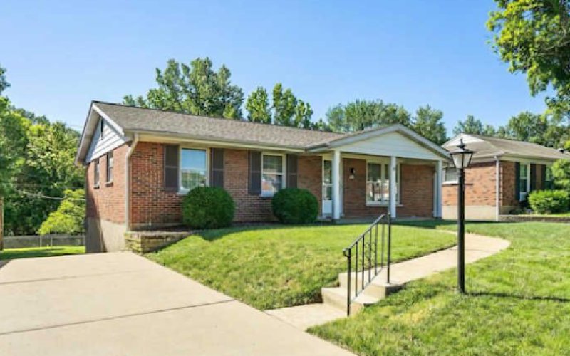 Dan Lawless- Wood Brothers Realty — Real estate agent in St. Louis