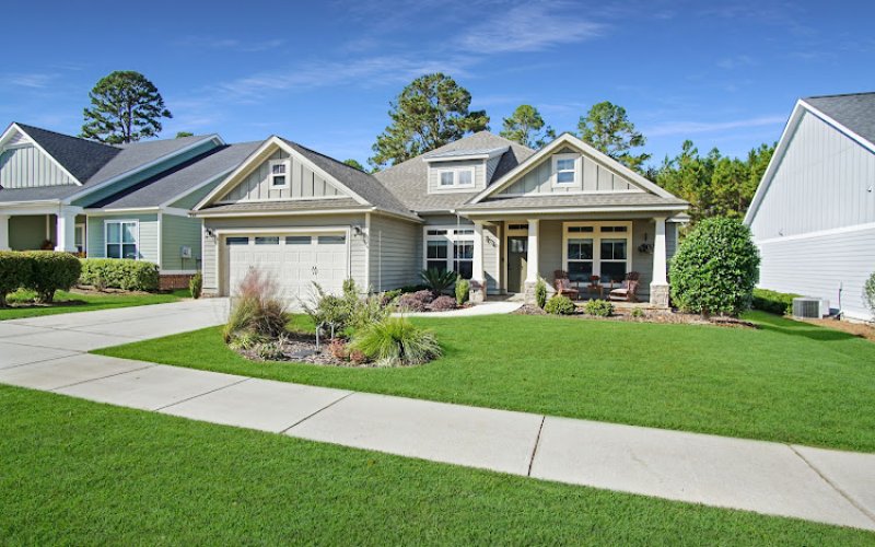 Kelly Chavers | REALTOR® | Hum Real Estate