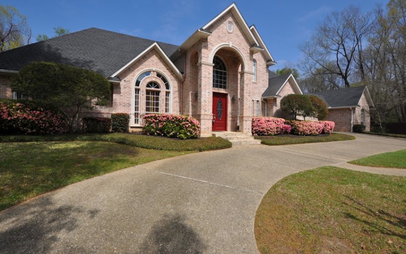 RE/MAX Professionals: The Burks Team